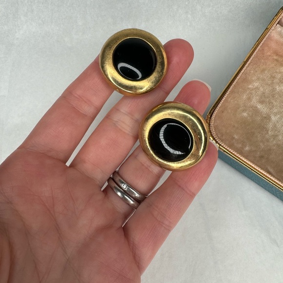 Vintage DIVA Gold Purple Gripoix Glass Cabochon Earrings - Picture 6 of 10